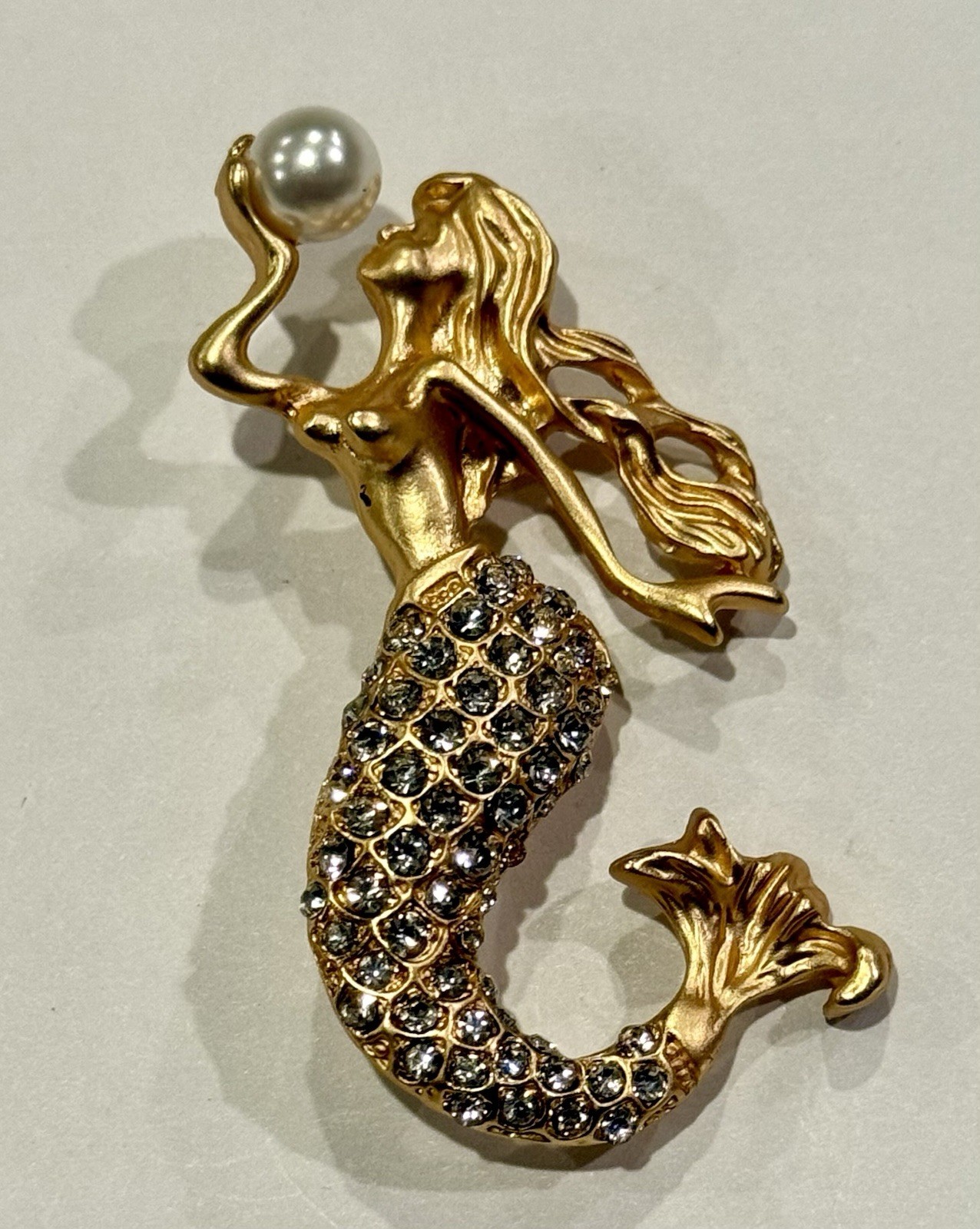 Gold Mermaid W/Rhinestones & A Faux Pearl In Her Right Hand Brooch Pin Pendant