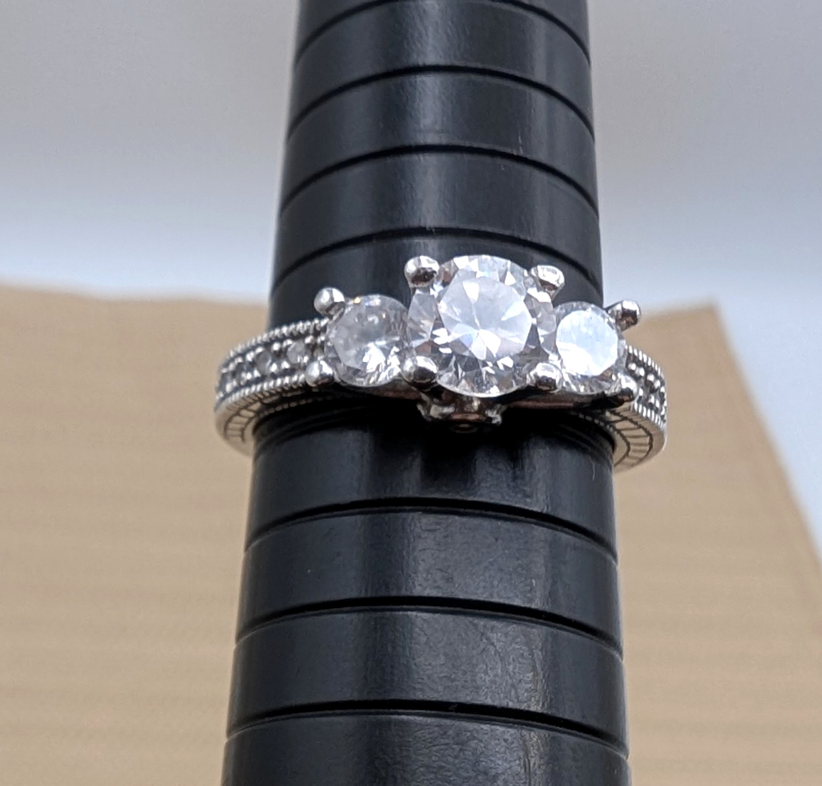 Avon 2007 Sterling Silver CZ Three Stone Ring Size 7 Engagement/Right Hand Ring