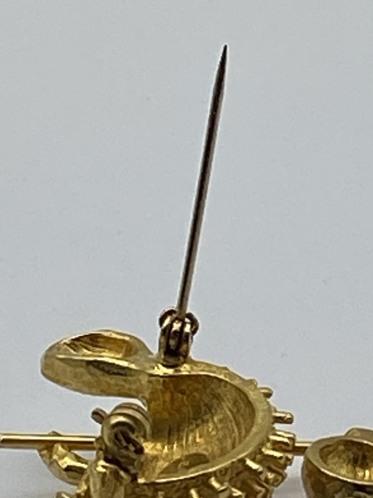 Vintage Signed Jeanne Hobo Gold Tone Green Eye Turtle Brooch Pin Jewelry