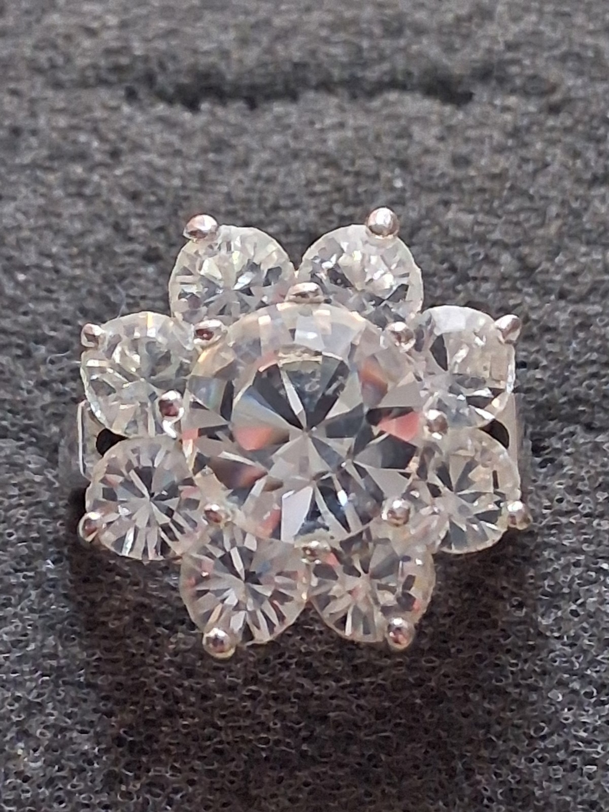 VTG Daisy/sunflower clear rhinestone cluster silverplated cocktail ring. SZ 5.5