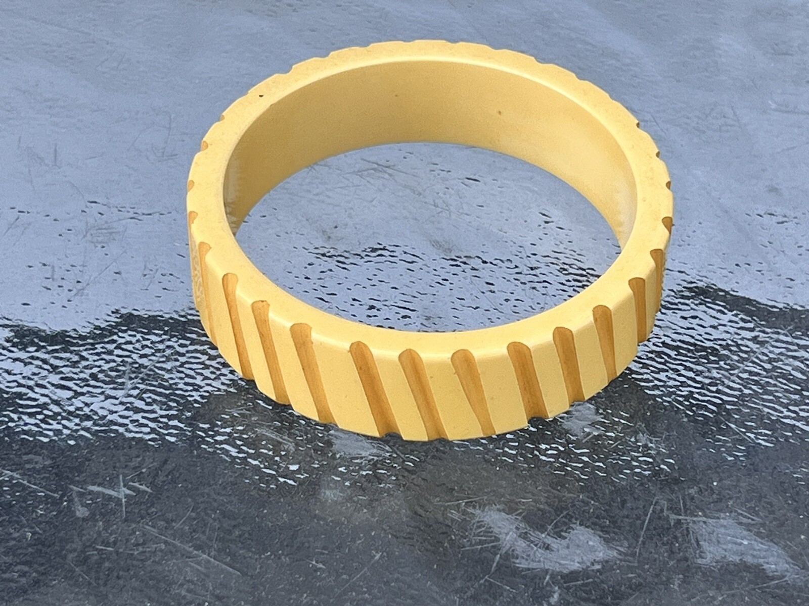 Vintage Carved Light Yellow Bakelite 19mm Wide Bangle Bracelet Tested 7 3/4″