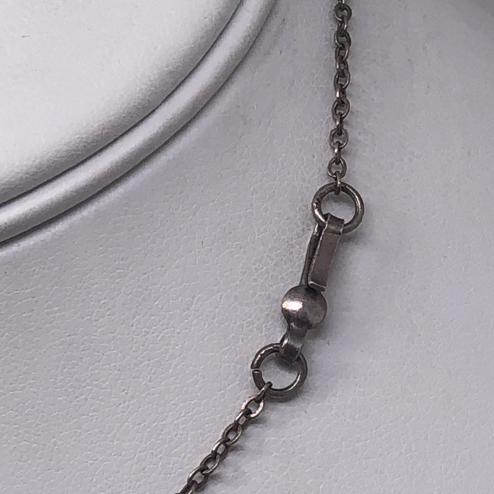 Vintage Sterling Silver Green Stone Center Flower Necklace Hook Clasp 14 Inch