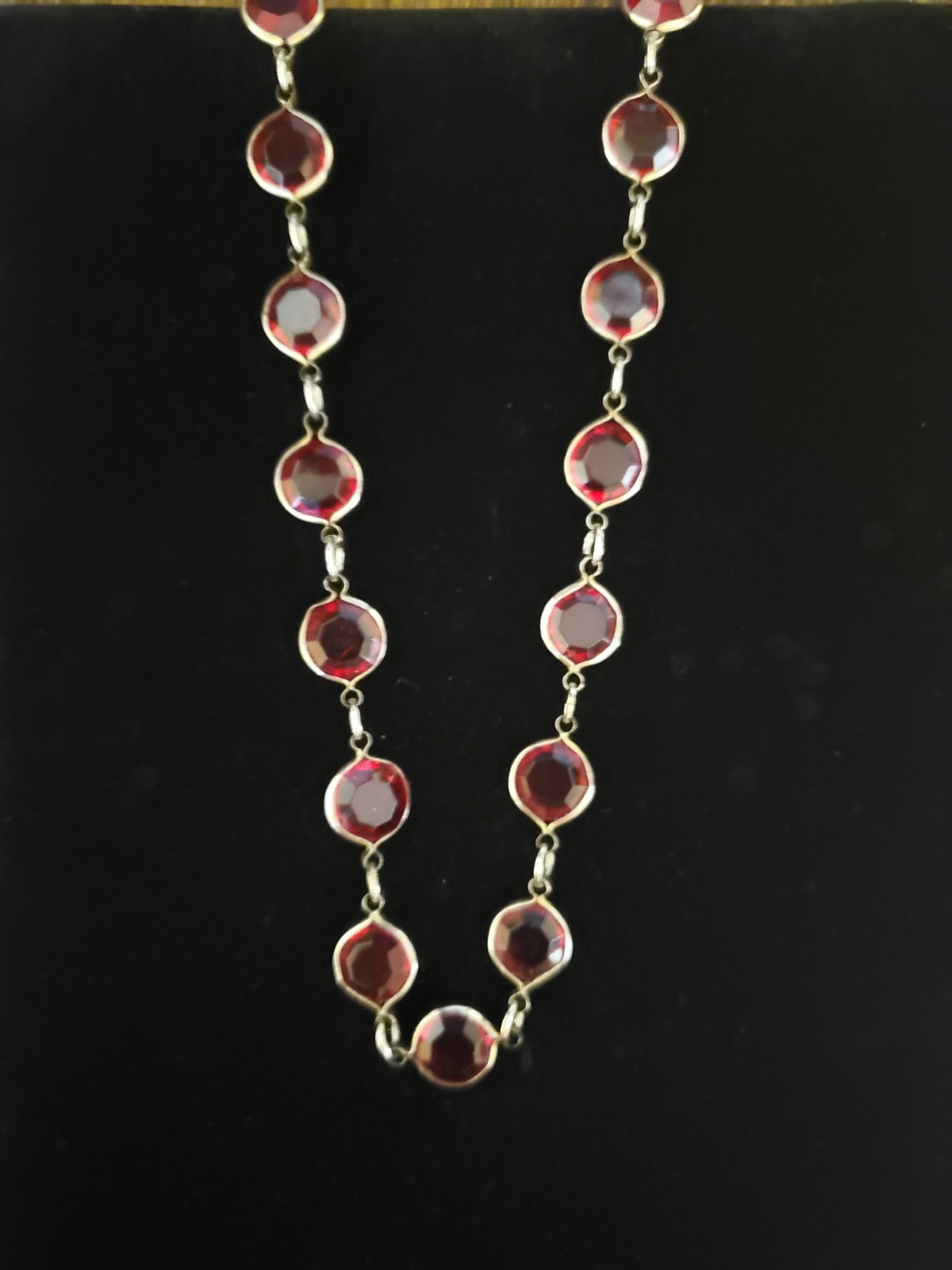 Vintage Silver Tone Bezel Set Ruby Red Garnet Crystals Necklace Women’s Gift