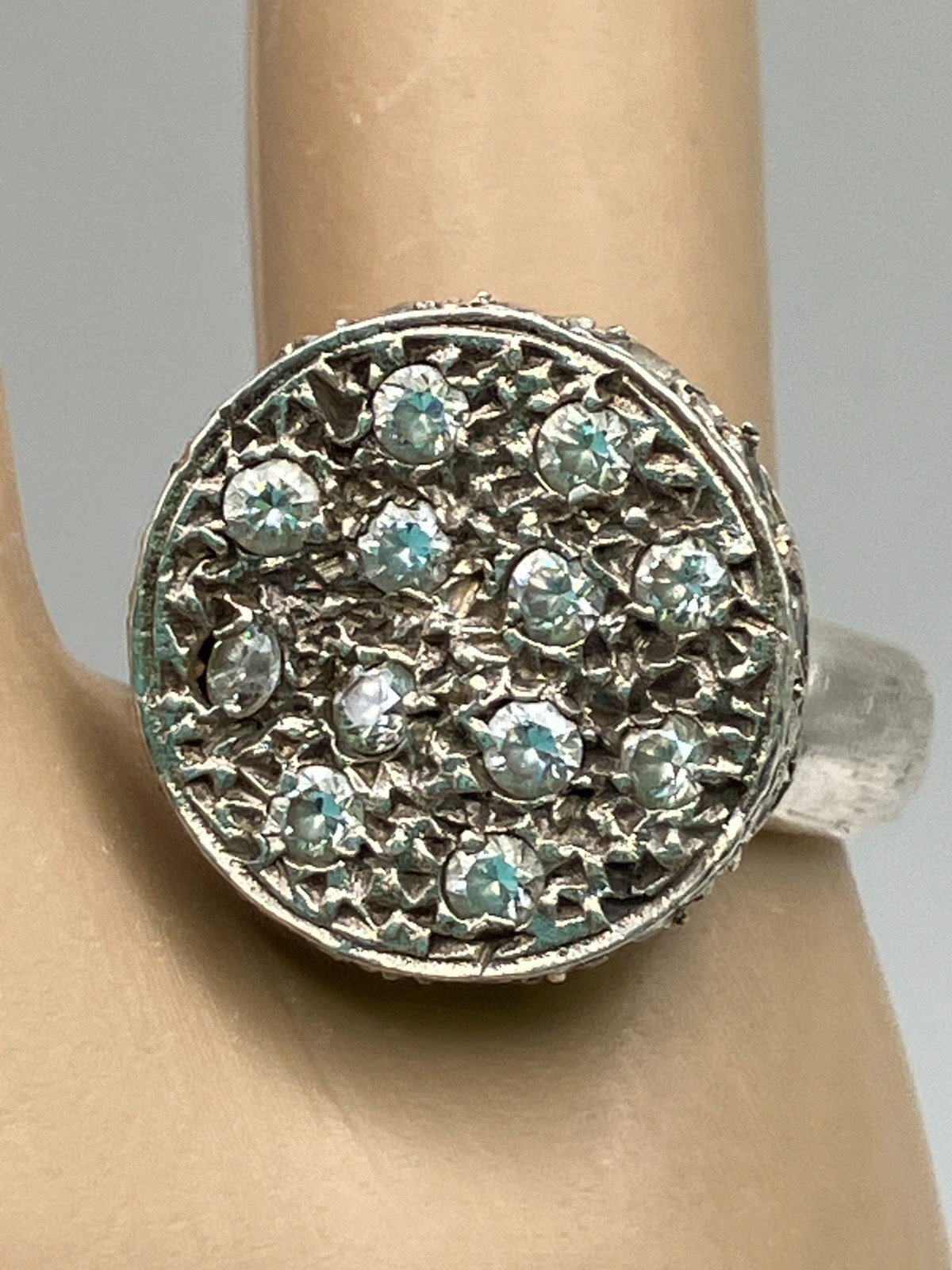 Vintage Sterling Silver Round Flat Top Sparkly Glass Pave Hammered Ring Size 6