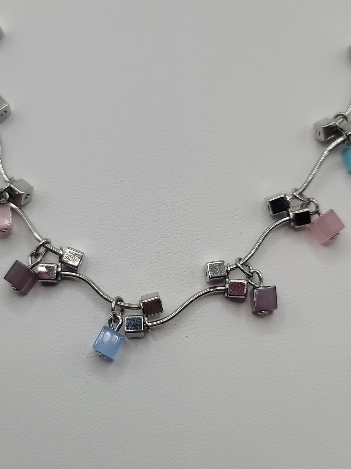 15-17″ Multicolored Cubes On Silvertone Chain Choker Necklace