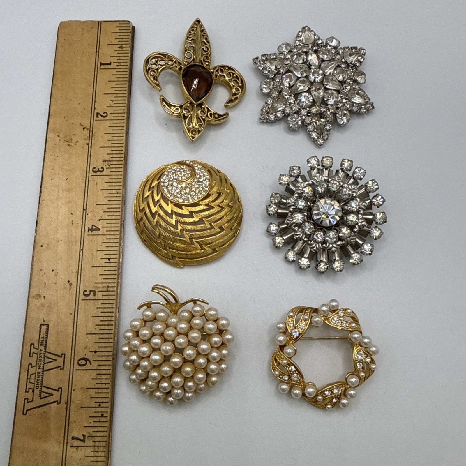 Lot Of 6 Vintage Brooches Floral Gold Tone Pearl Rhinestone Romantic 1.5″ – 2″