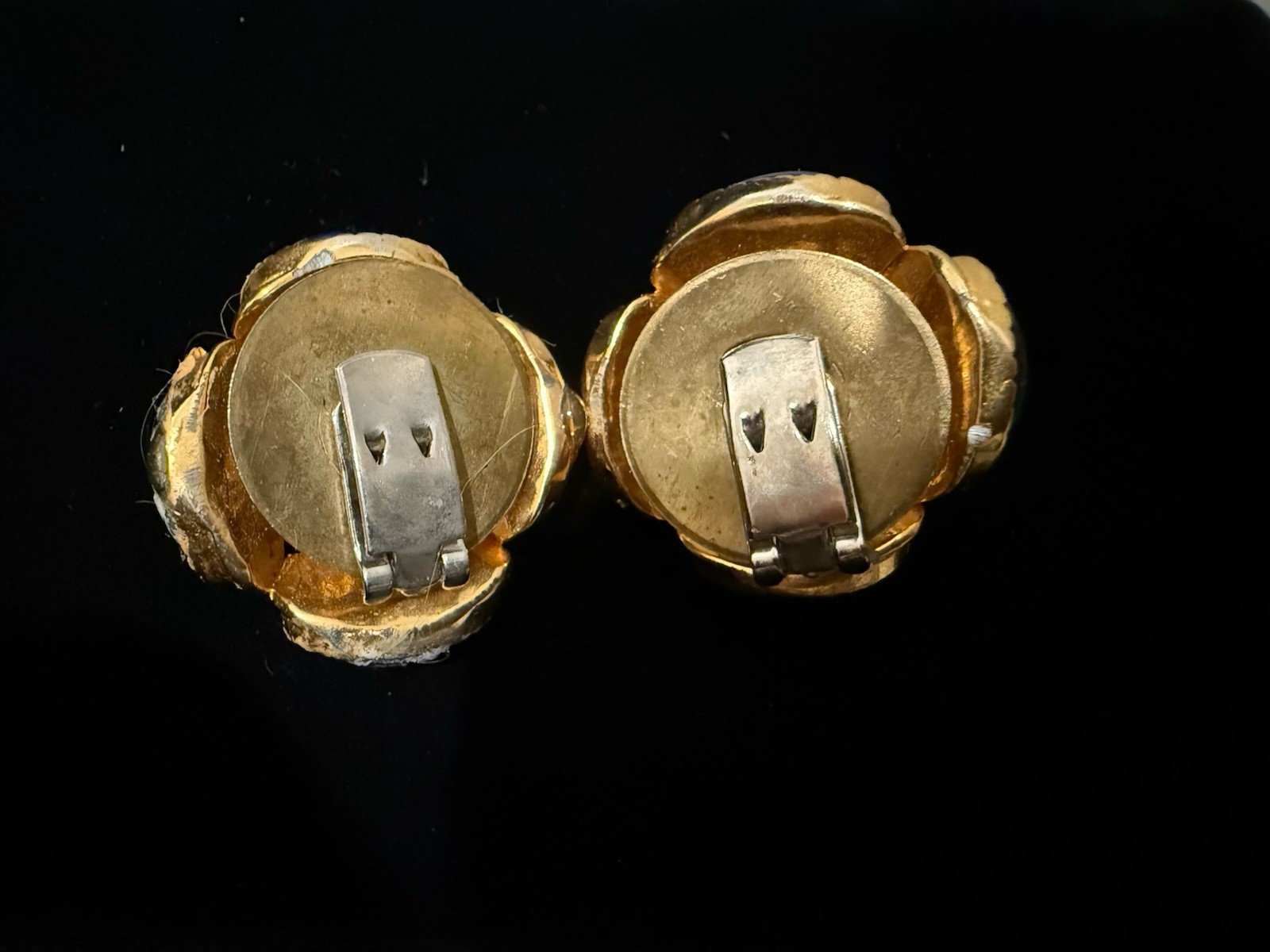 Gripoix Cabochon Mogul Glass Gold Tone Clip On Earrings