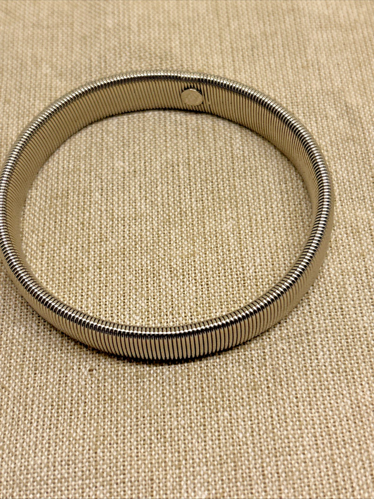 Vintage Silver Tone Metal Slinky Expansion Bracelet Stretch Spring Coil 7 3/4 In