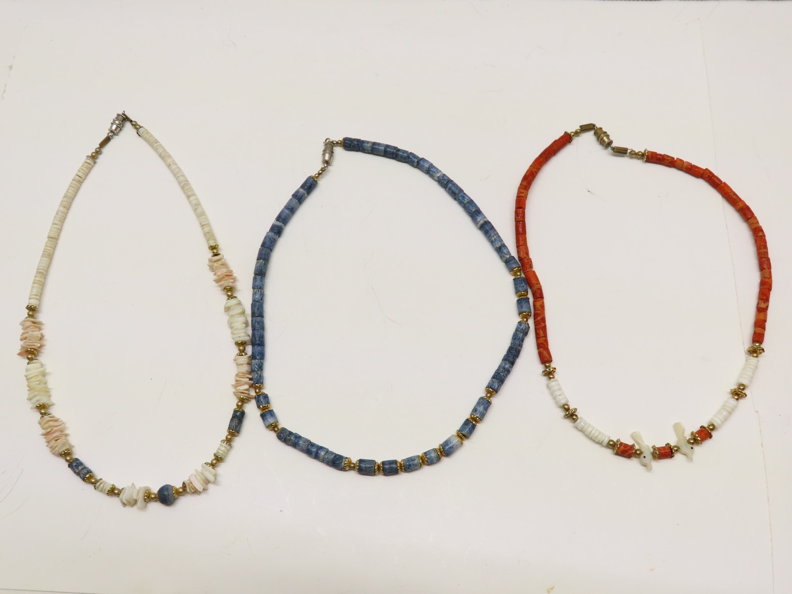 Vintage Puka Shell Beaded Necklace Sponge Coral MOP Lot Gold Tone Accents D5399