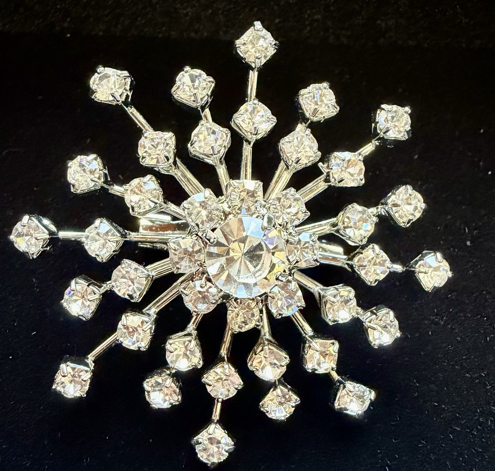 Vintage Clear Glass Rhinestone Prong StarBurst Silver Tone Brooch/Pin #232