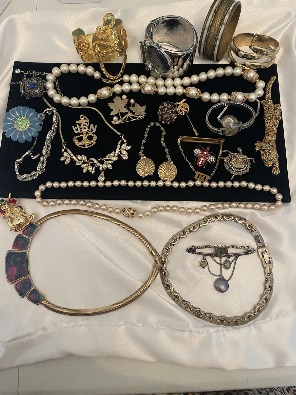 Junk Jewelry FOR CRAFTS WEAR PICS 1 & 2 Necklaces Watches Brooch Some SIGNED #3