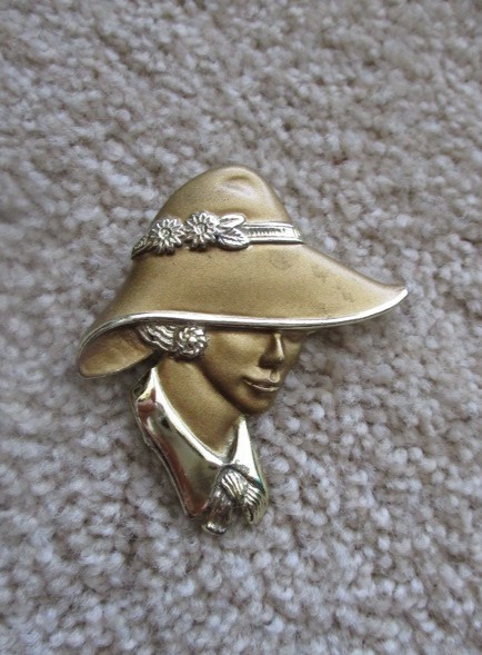 Vintage Torino Lady Portrait Brooch Gold Tone Art Deco Style Woman Hat Pin