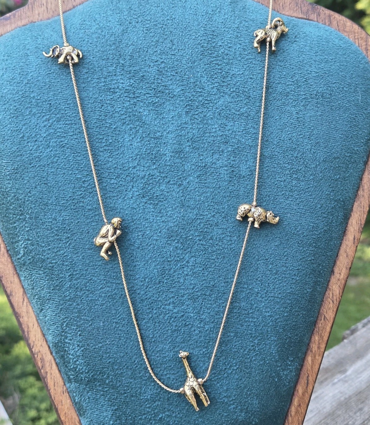 Vintage Animal Charm Long Necklace Gold Tone Safari Zoo Monkey Elephant Giraffe