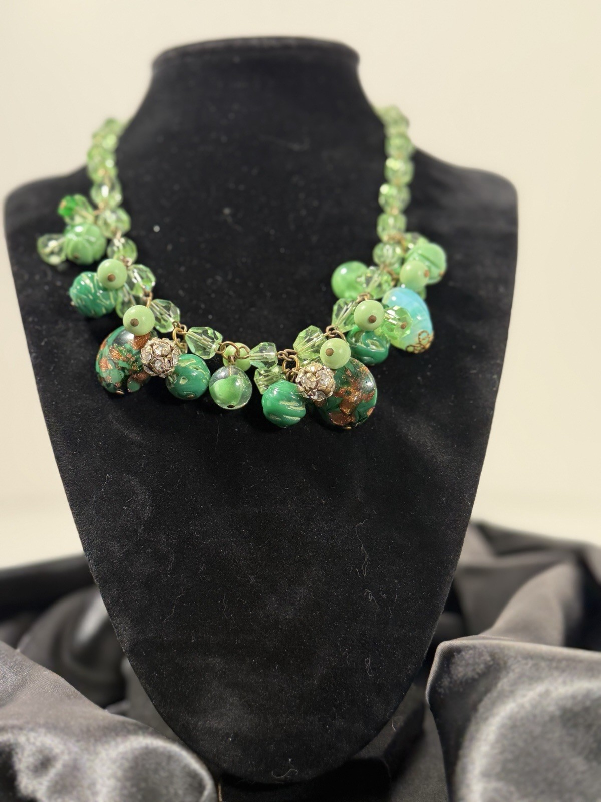 Stunning Vintage Green Bauble Faceted Czech Glass Necklace 16”