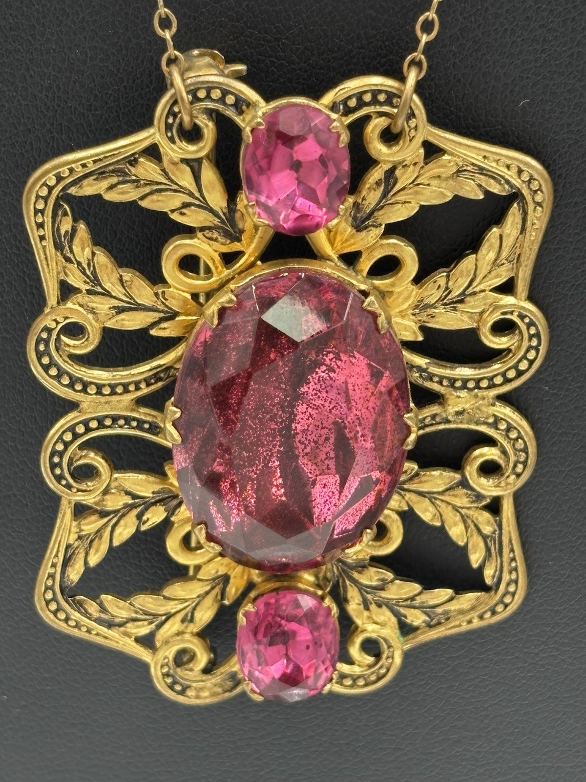 Vintage Necklace & Brooch 2-in-1 Gold Tone Pink Glass Stones Scrollwork 24″