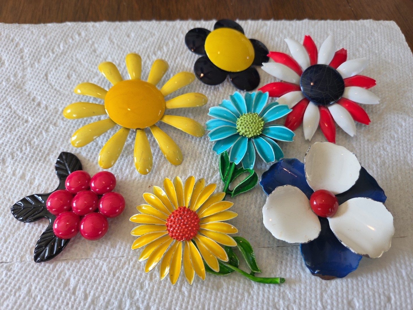7 60’s Enamaled Flower Pins, Great To Brighten Up Any Outfit