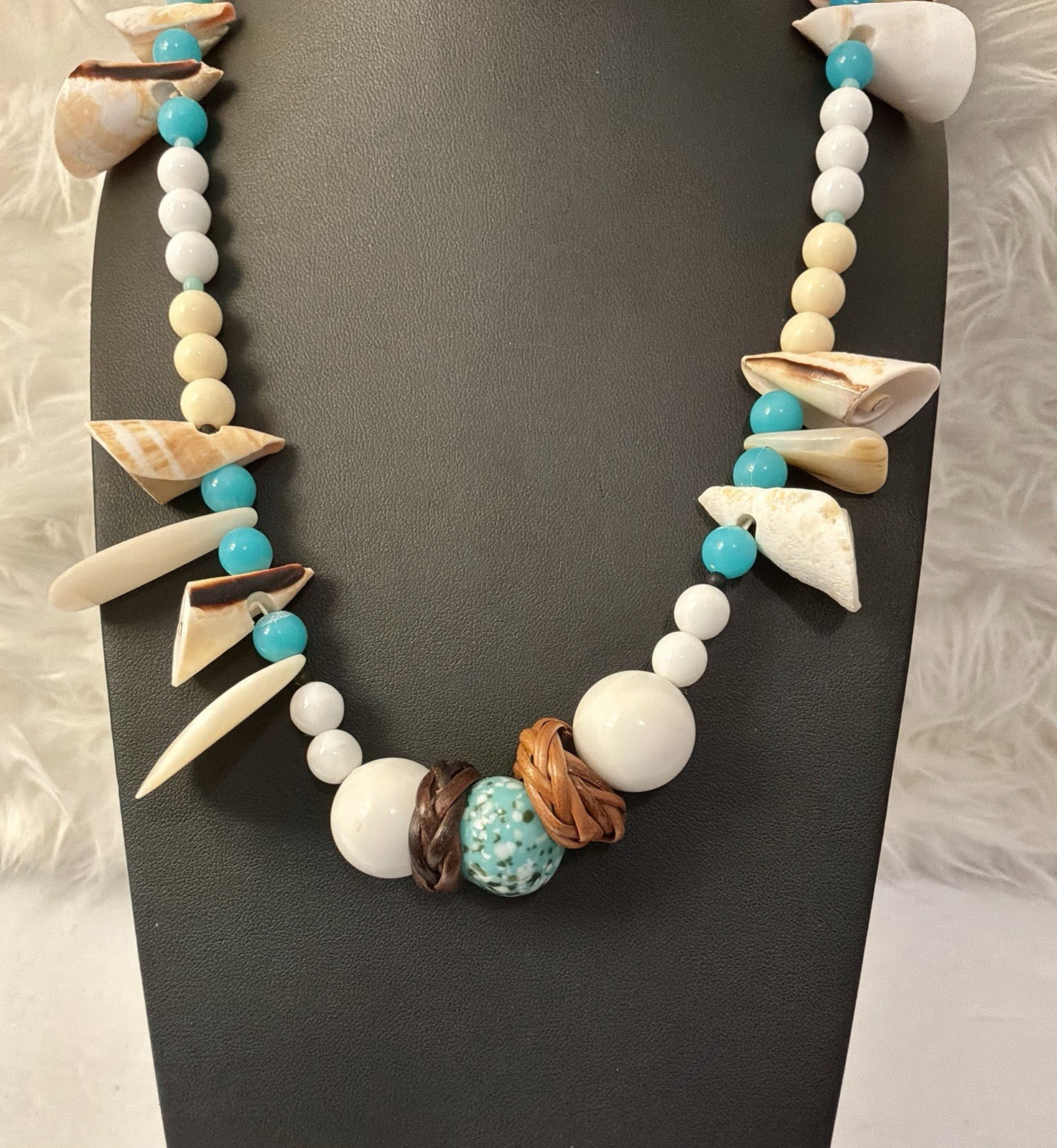 Kenneth Jay Lane 80’s Seaside Resort Necklace W Shells White Blue Beads