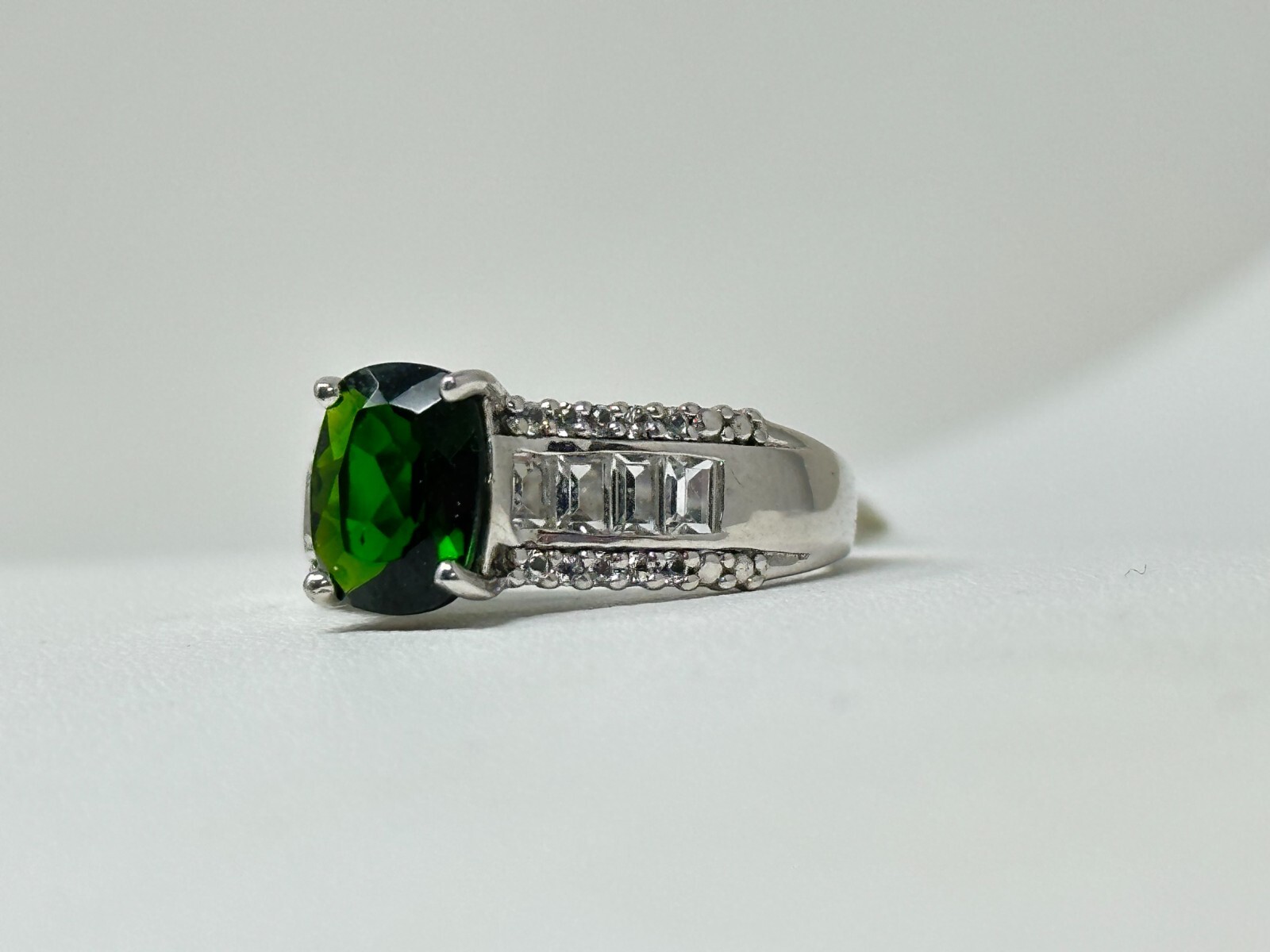 Kit Heath 925 Sterling Silver Signed KH Thailand Green CZ Oval Size 7 Ring
