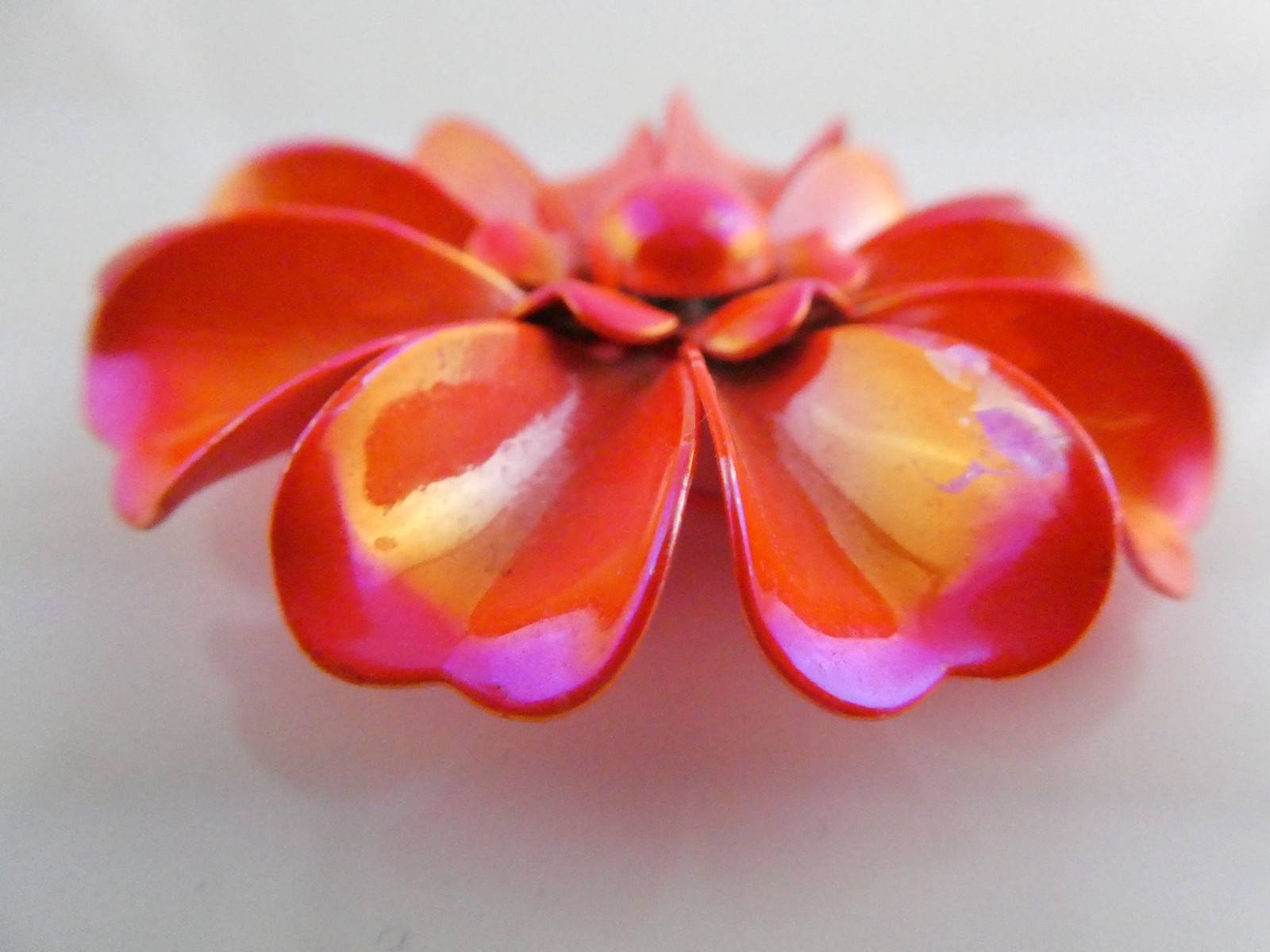 Vintage Unsigned Iridescent Red Orange Enamel Flower Brooch Pin 17g 61mm Diam