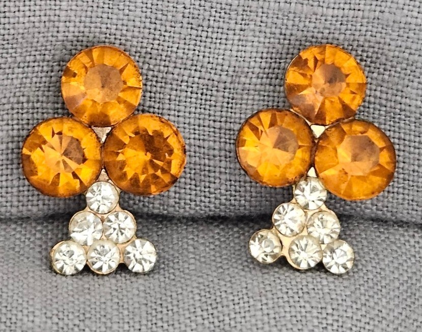 VTG Golden Rhinestone earrings with clear Glass rhinestone triangles screw back