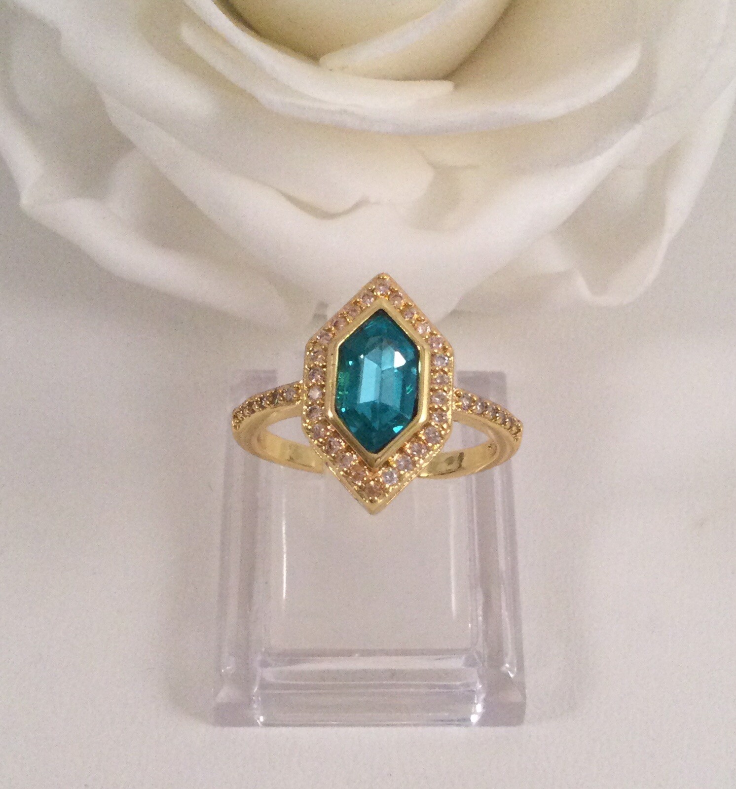 Vintage Jewellery Gold Ring London Blue Topaz White Sapphires Jewelry size 6.5