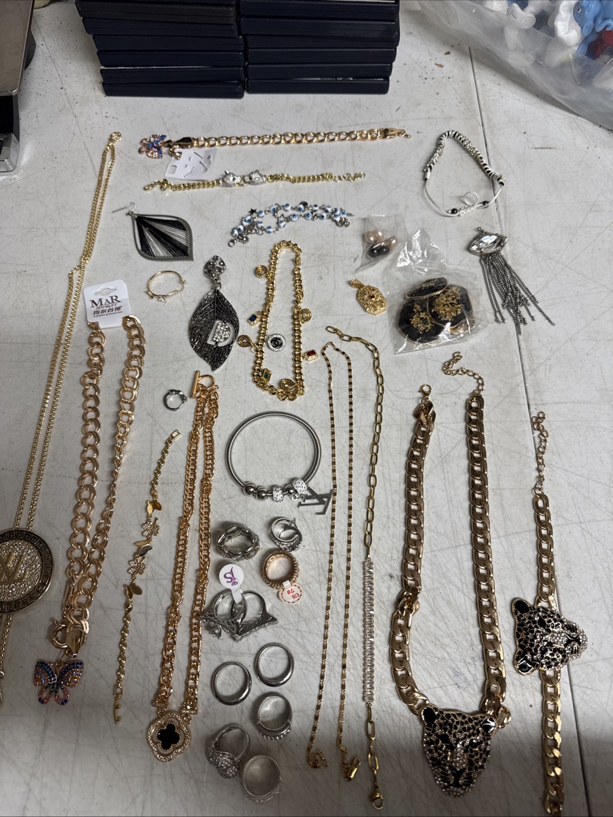 Lot Of Mix Vintage JEWERLY #5