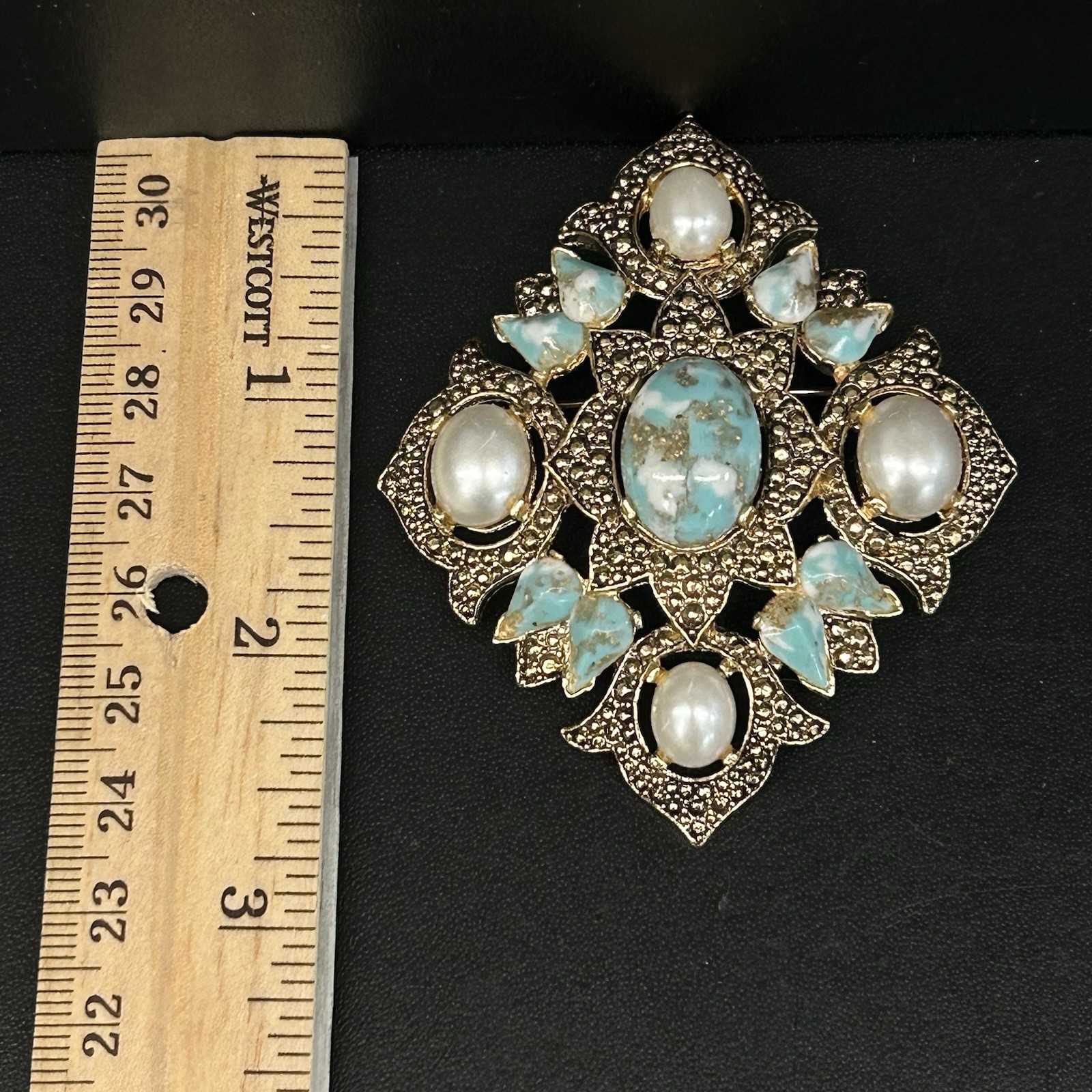 Lot of 9 Assorted Vintage Brooches