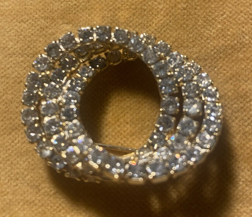 Vintage 1940’s 50’s Clear Rhinestone triple circle Gold Tone prong set brooch
