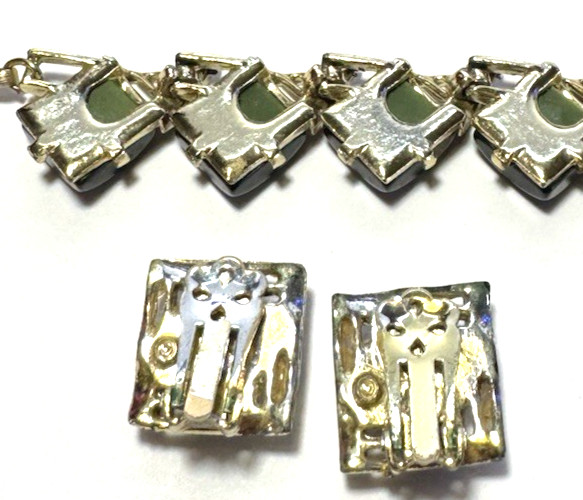 Vintage Jewelry Set Necklace Clip On Earrings SIGNED CORO Bakelite Green Moon 17