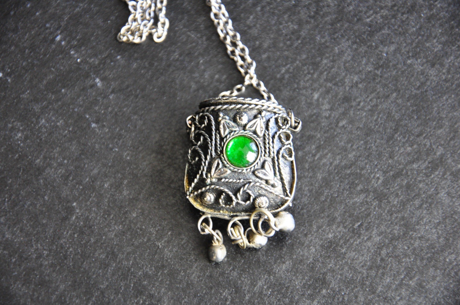 Vintage Silver Tone Handbag Purse Prayer Box Pendant 3 Green Stones Opens