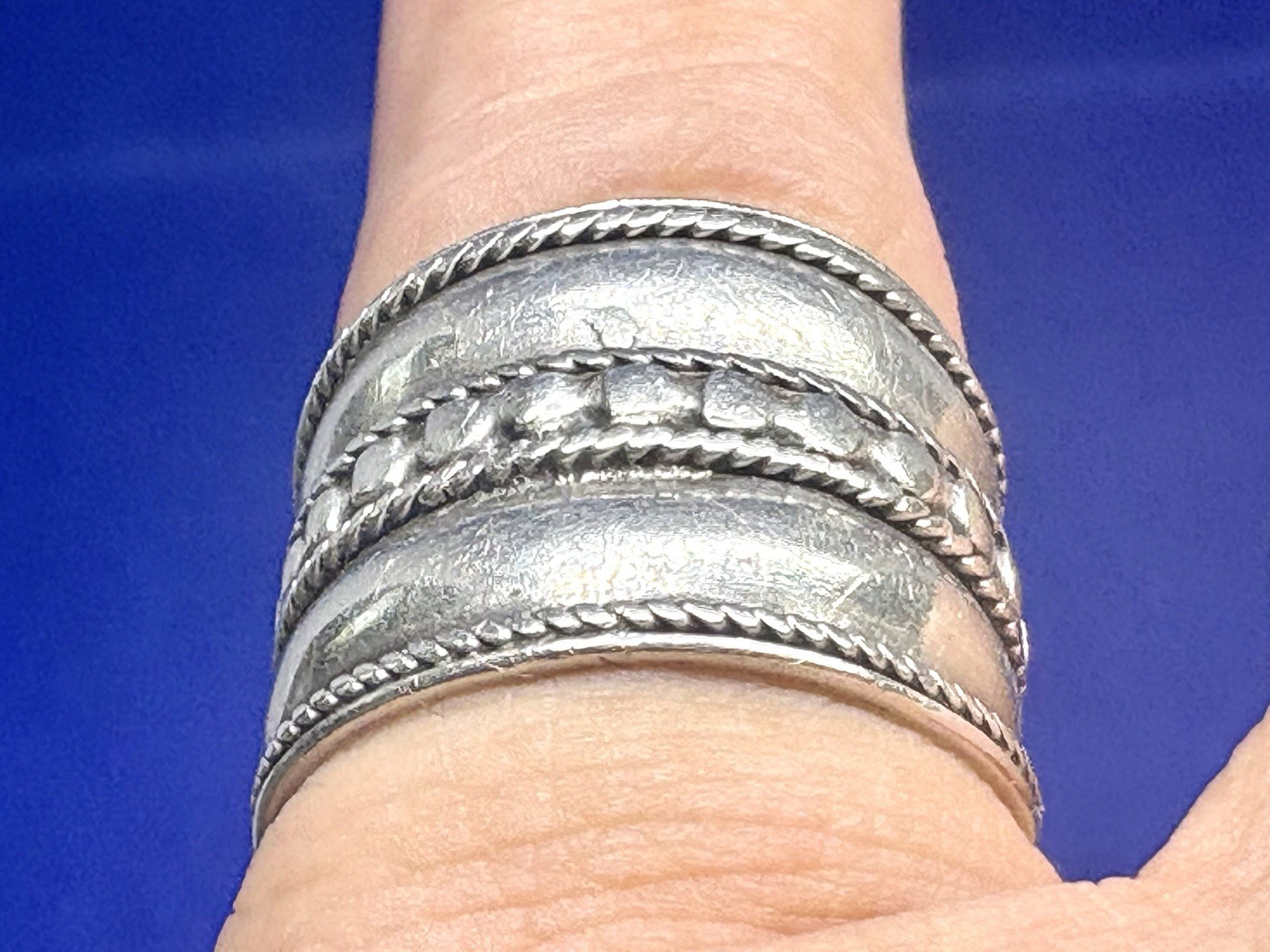 X28 Native 16 .5 mm Cigar Band 925 Silver Ring Vintage Size 8.0 Ethnic 4.78g