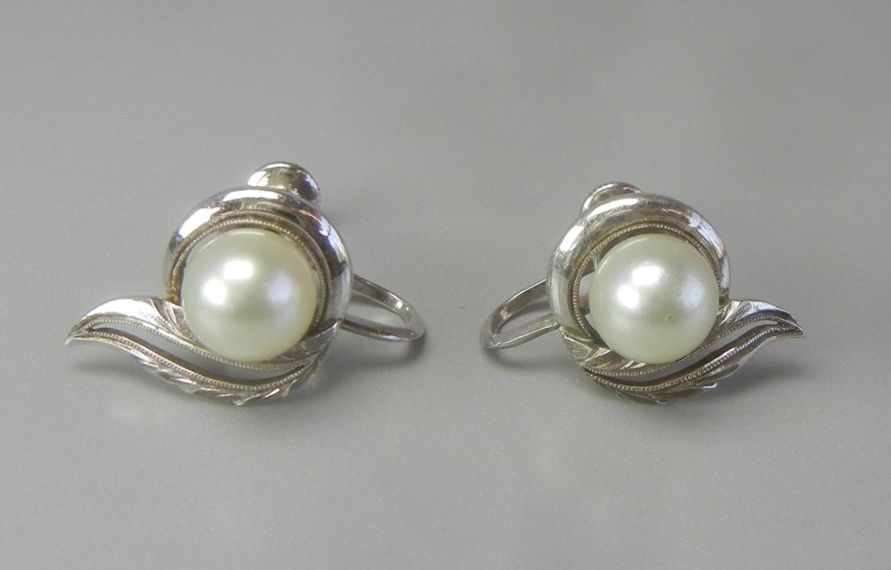Mikimoto Silver Earrings Cultured Akoya 8MM Pearls Screwback Signed
