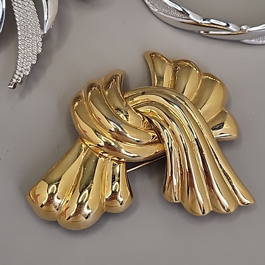 Vintage Monet Brooch Bracelet Lot of 6 Ribbons Hinged Bangle