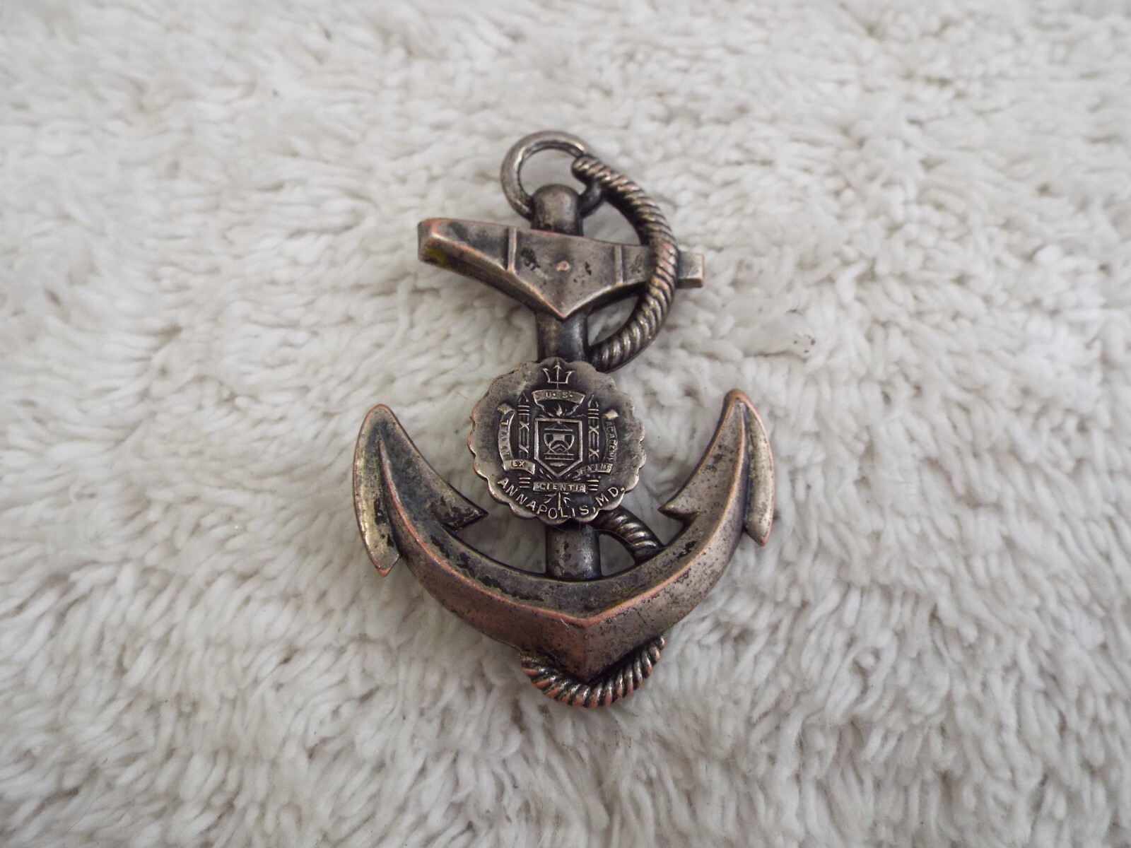 US Sciencia ANNAPOLIS, MD. Silvertone On Copper Anchor Pin (A53)