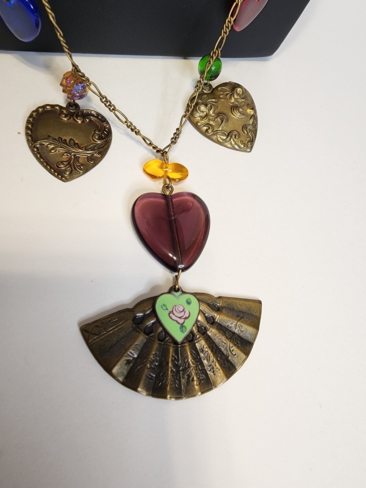 Vintage GWS Glassworks Studio LTD Hearts Fan Necklace