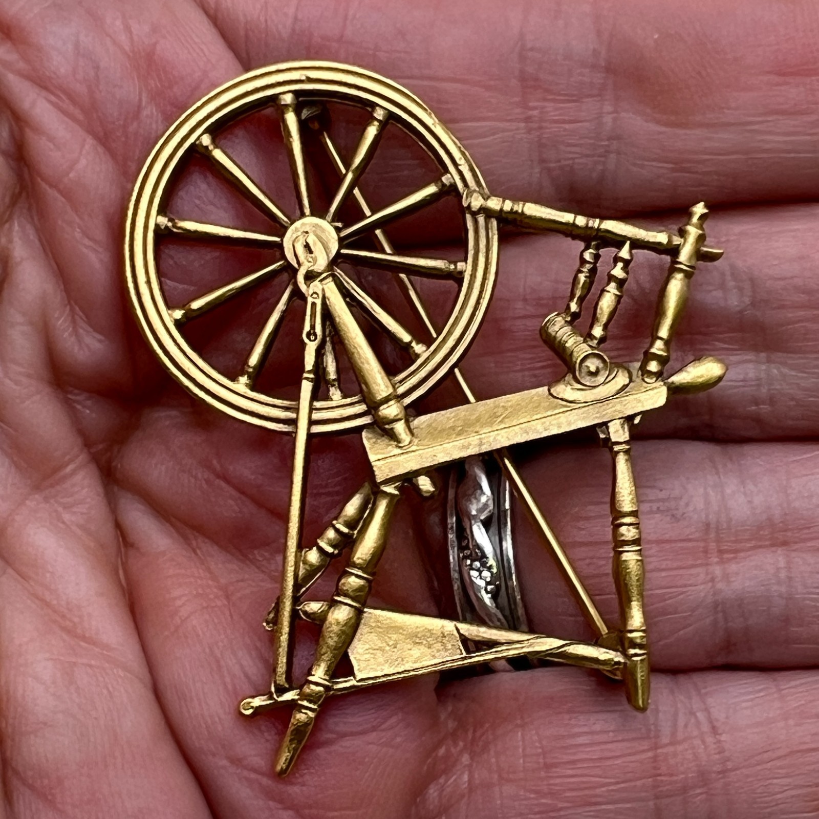 Historic Museum Deerfield Massachusetts Spinning Wheel Brooch Pin Wool Making