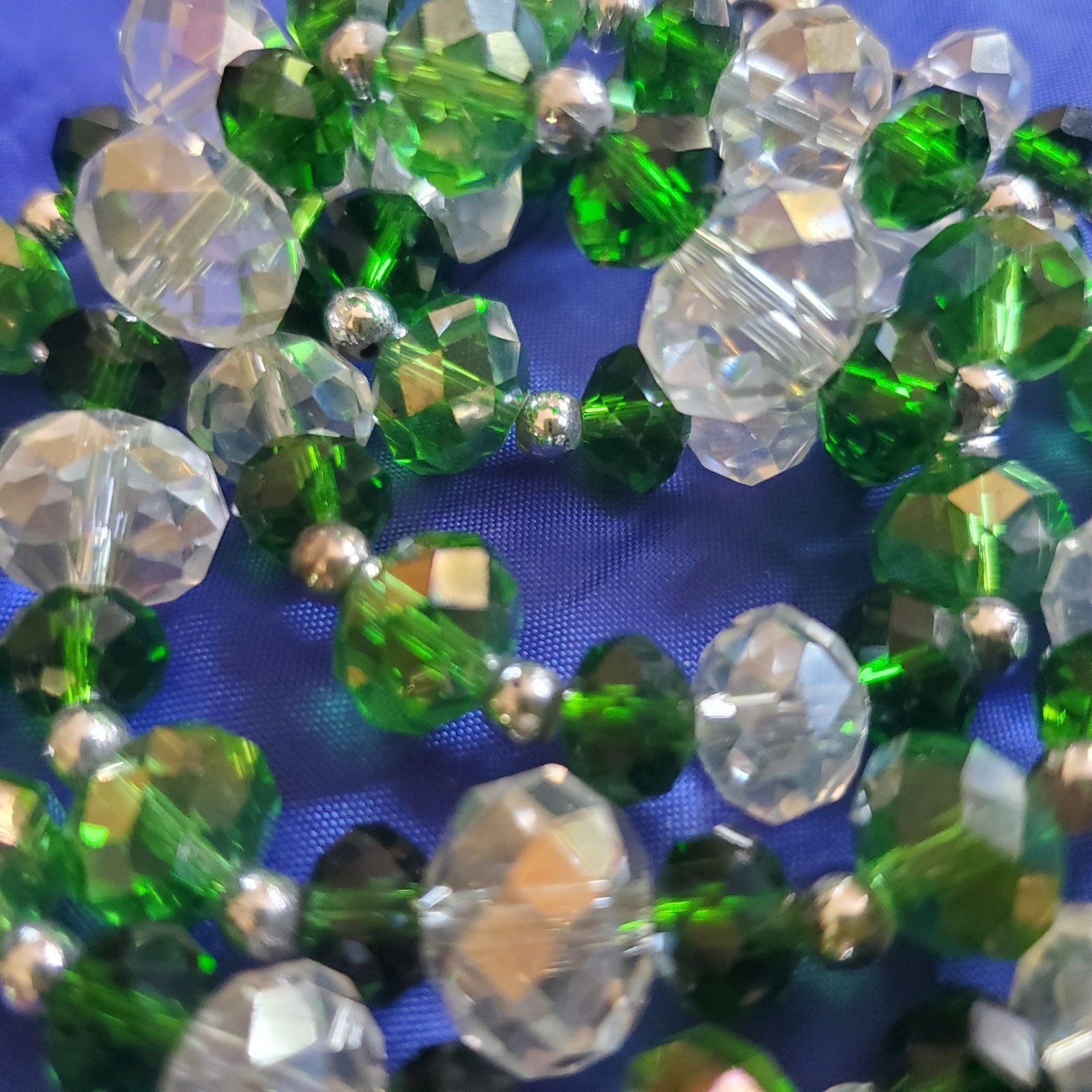 Vtg Glass Necklace 24″ Emerald Green, Clear Ice Sparkle Crystal SliverTone Beads