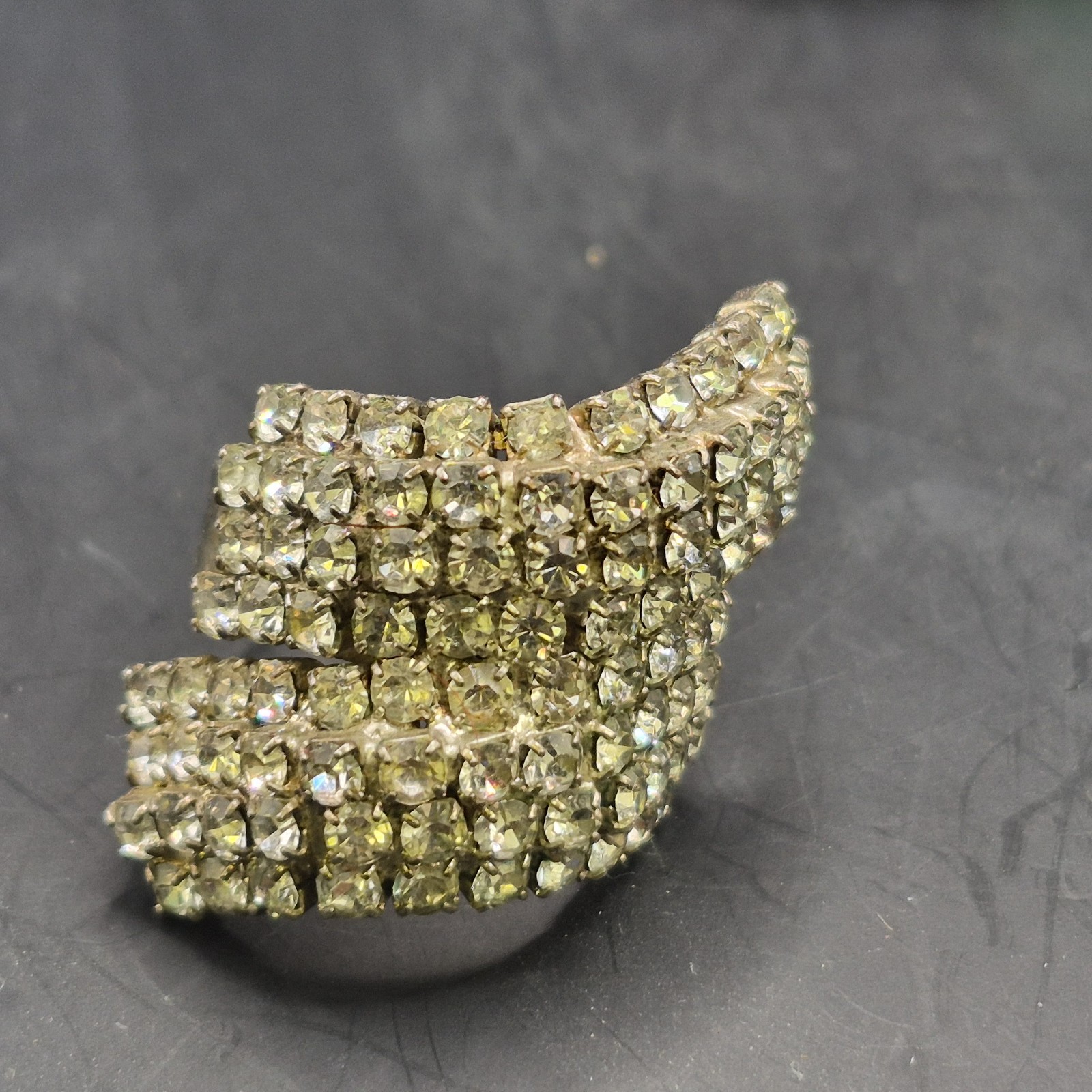 Vintage 6 Ring Collection Lot Size 7 Adjustable Gold&Silver Tone Green Red Blue
