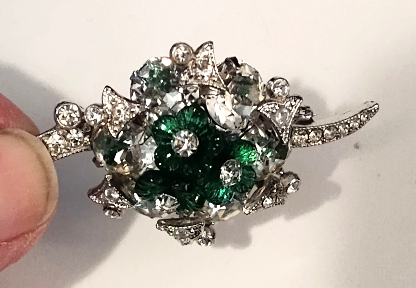 Vintage Stunning Eisenberg Ice Clear & Emerald Green Crystal Bouquet Brooch 6808