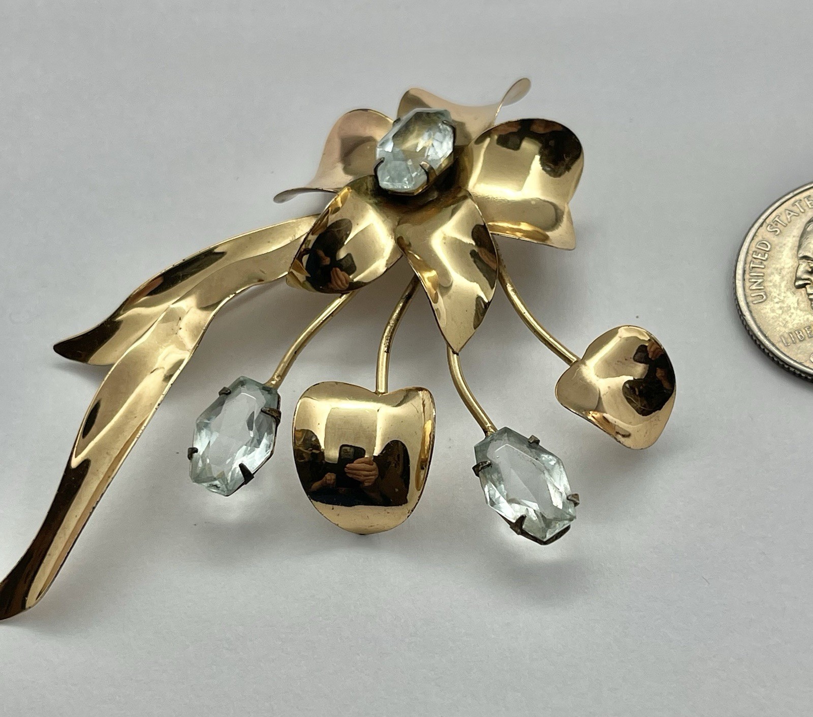 Vintage Retro JORDAN Pale Blue Lozenge Shape Art Glass Sterling Flower Brooch