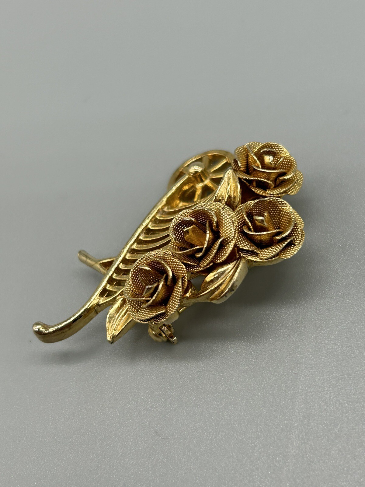 Brooks Textured Flowers Rose Bouquet Wheelbarrow Gold Tone Brooch Pin