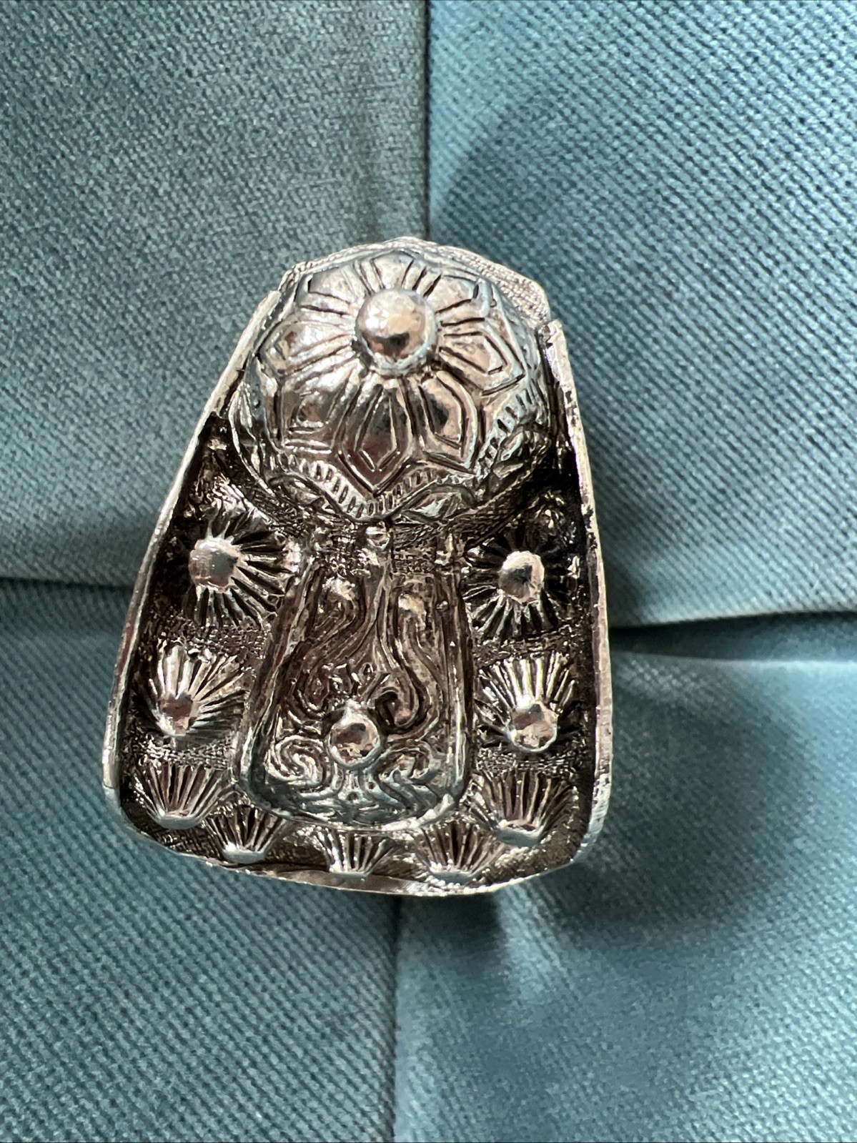 VINTAGE KENNETH JAY LANE KJL SILVER TONE ESTRUSCAN HINGED CUFF BRACELET
