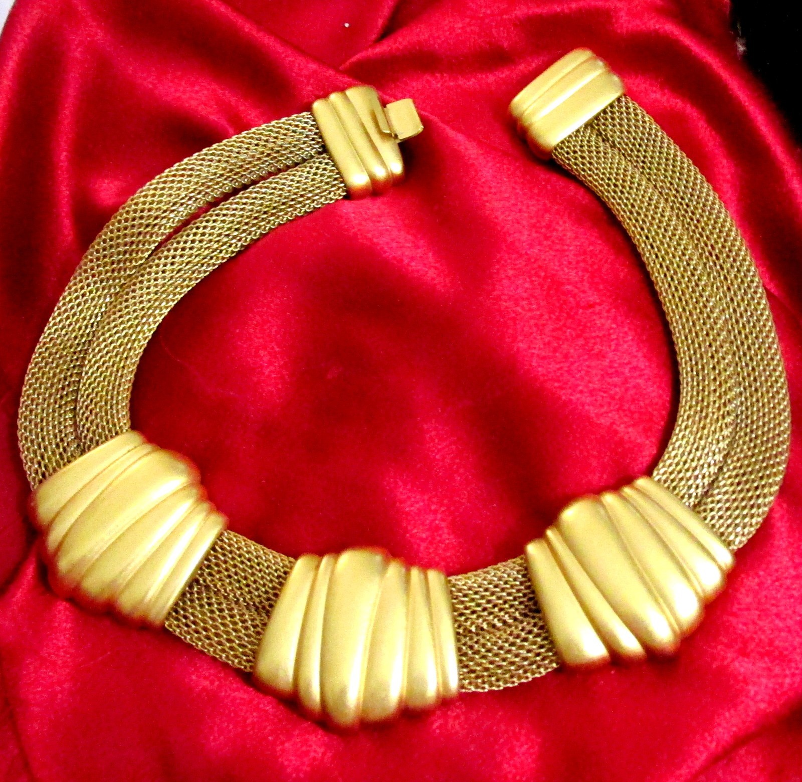 Vtg Runway MONET Double Mesh Chain Satin Gilt Station Modernist Necklace Weighty