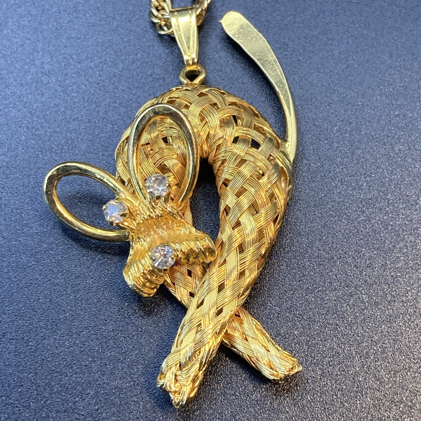 24″ Mid Centurey Gold Tone Woven Metal Dog W Rhinestones Eyes & Nose Necklace