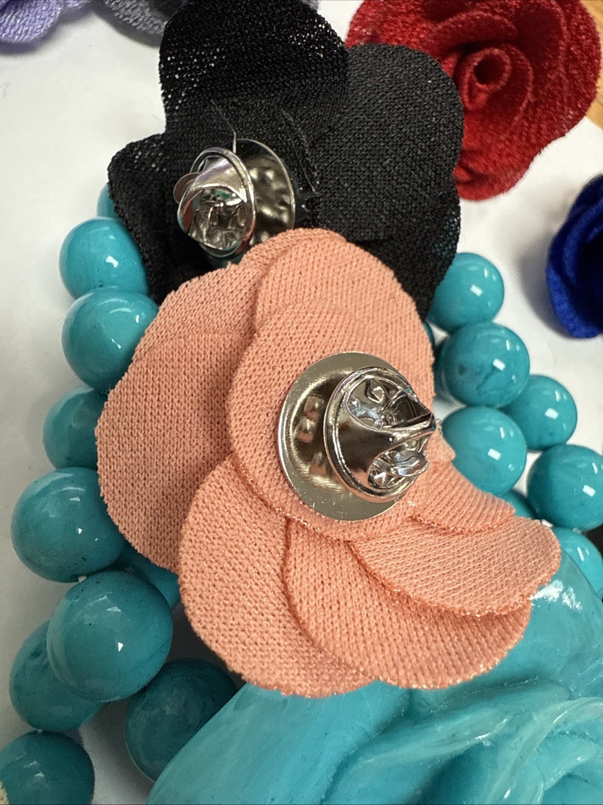 ROSE FIGURE JEWELRY LOT CLOTH FLOWER PINS RING BRACELET MULTICOLOR LOT NEW 19pc