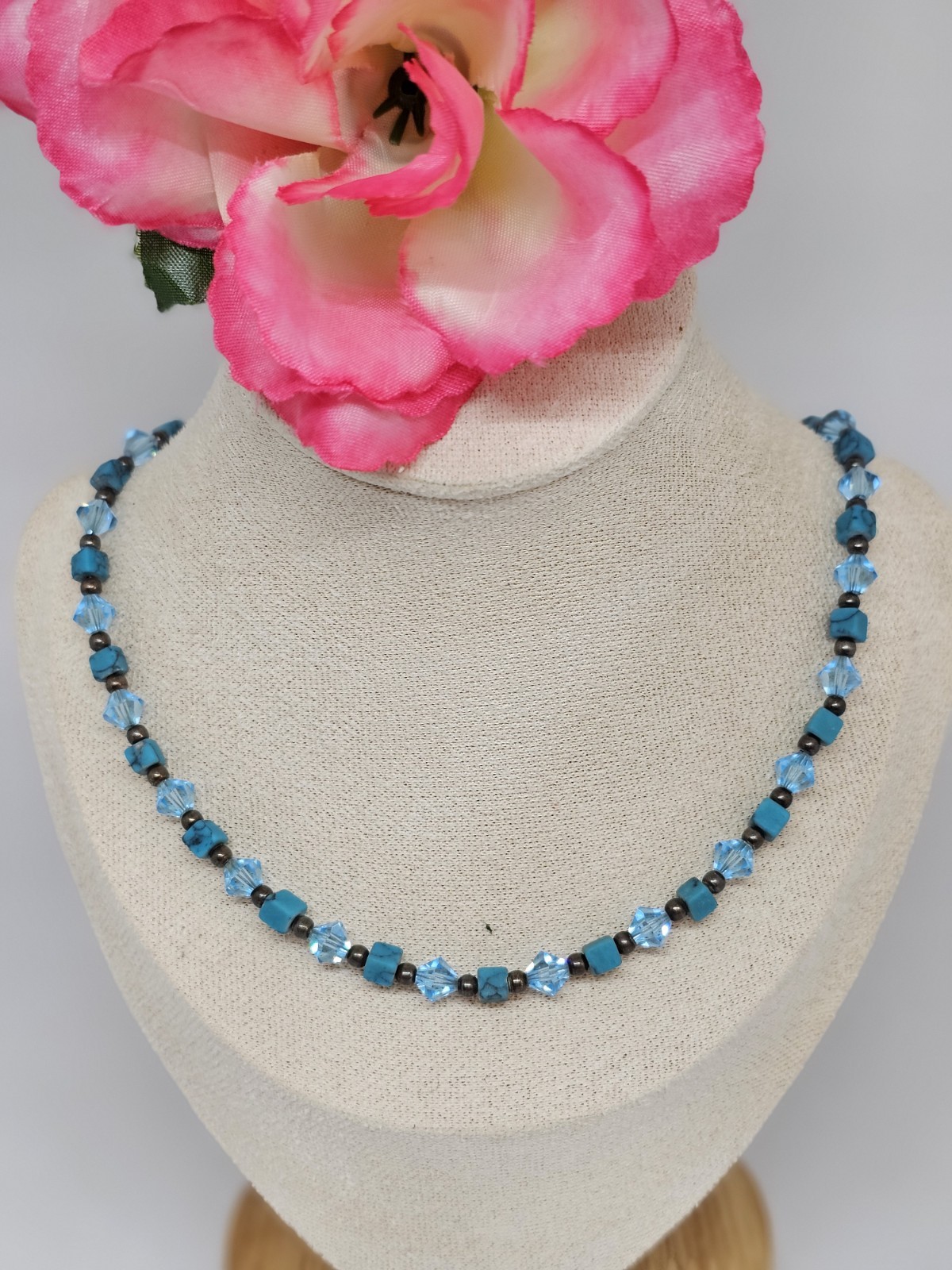 Blue Crystal & Howlite Stone Beaded Choker Necklace 925 Sterling Silver Clasp