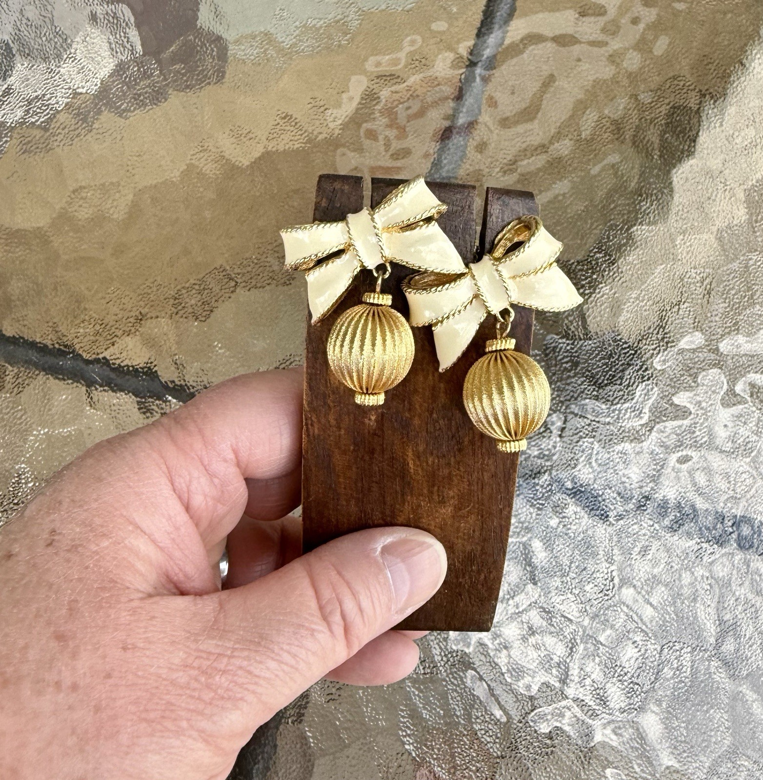 Vintage 1980’s Gay Boyer Gold Tone Cream Enamel Bow Dangle Pierced Earrings