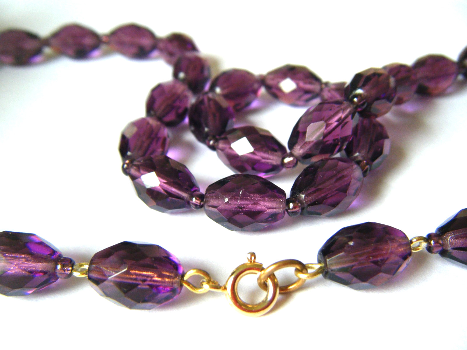 Vintage Necklace Purple Faceted Glass Beads 22″ length