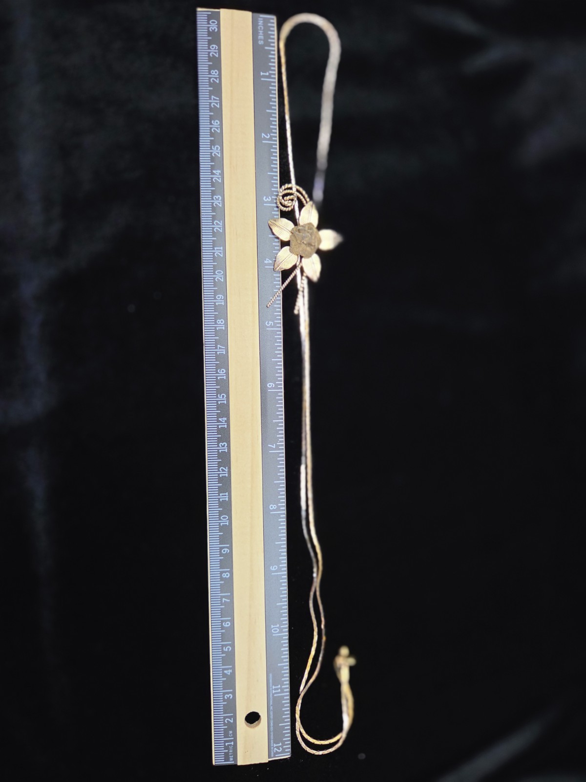 Vintage Gold Tone Mesh Rose Flower Slider Lariat Necklace on Triangle Box Chain