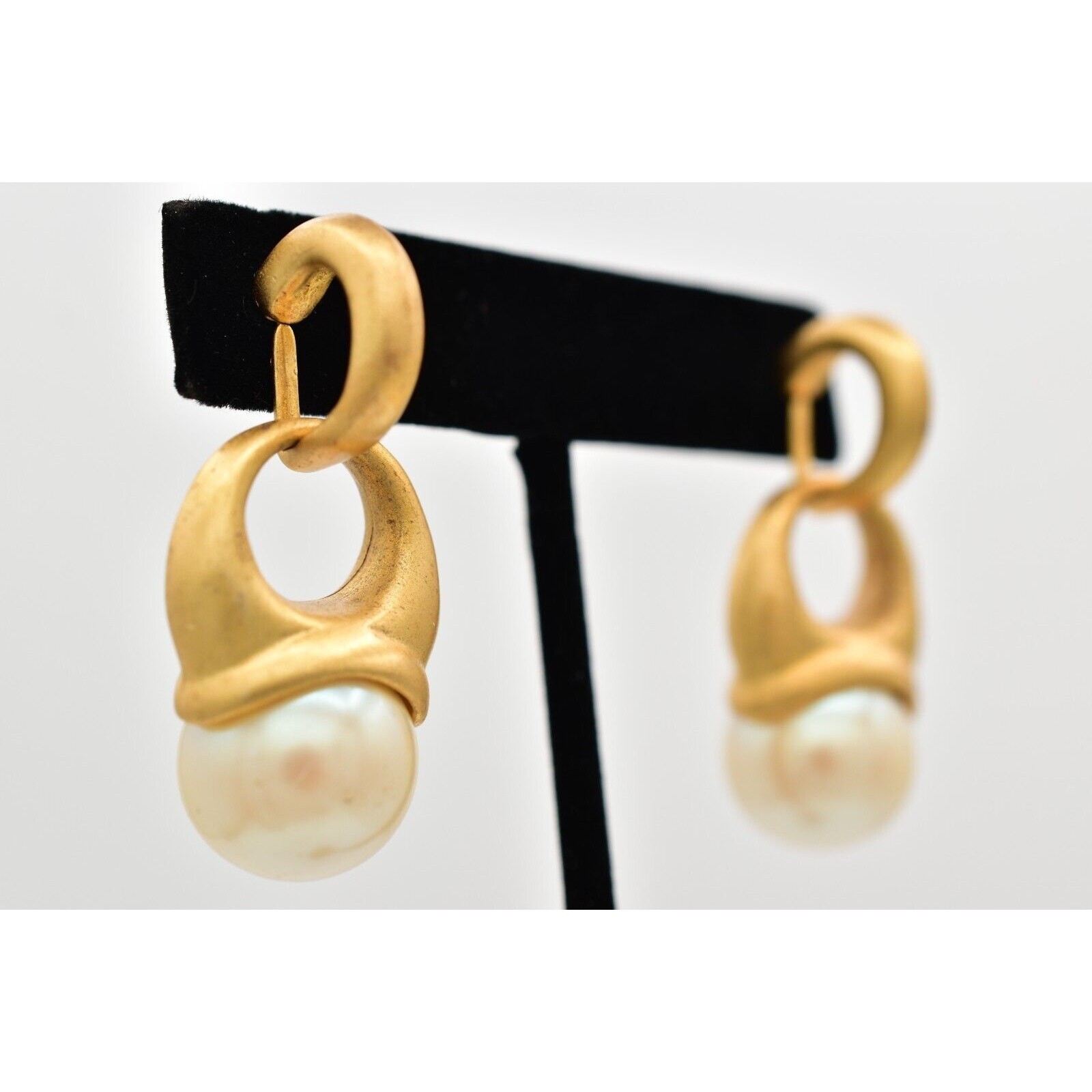 Vintage Pearl Drop Earrings Dangle Brushed Gold Matte Hoop Chunky NOS 1980s A23
